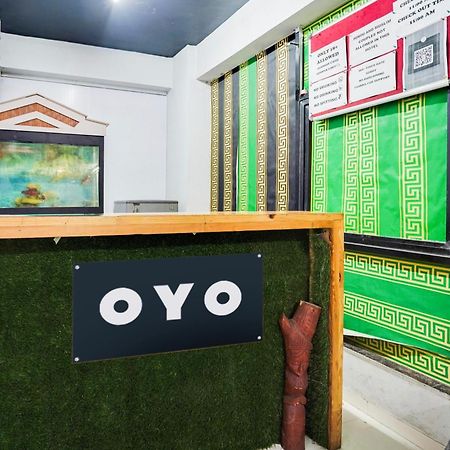 Hotel O Day Night Rooms Surat Eksteriør bilde