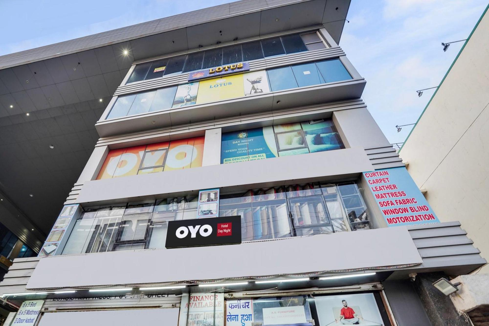 Hotel O Day Night Rooms Surat Eksteriør bilde