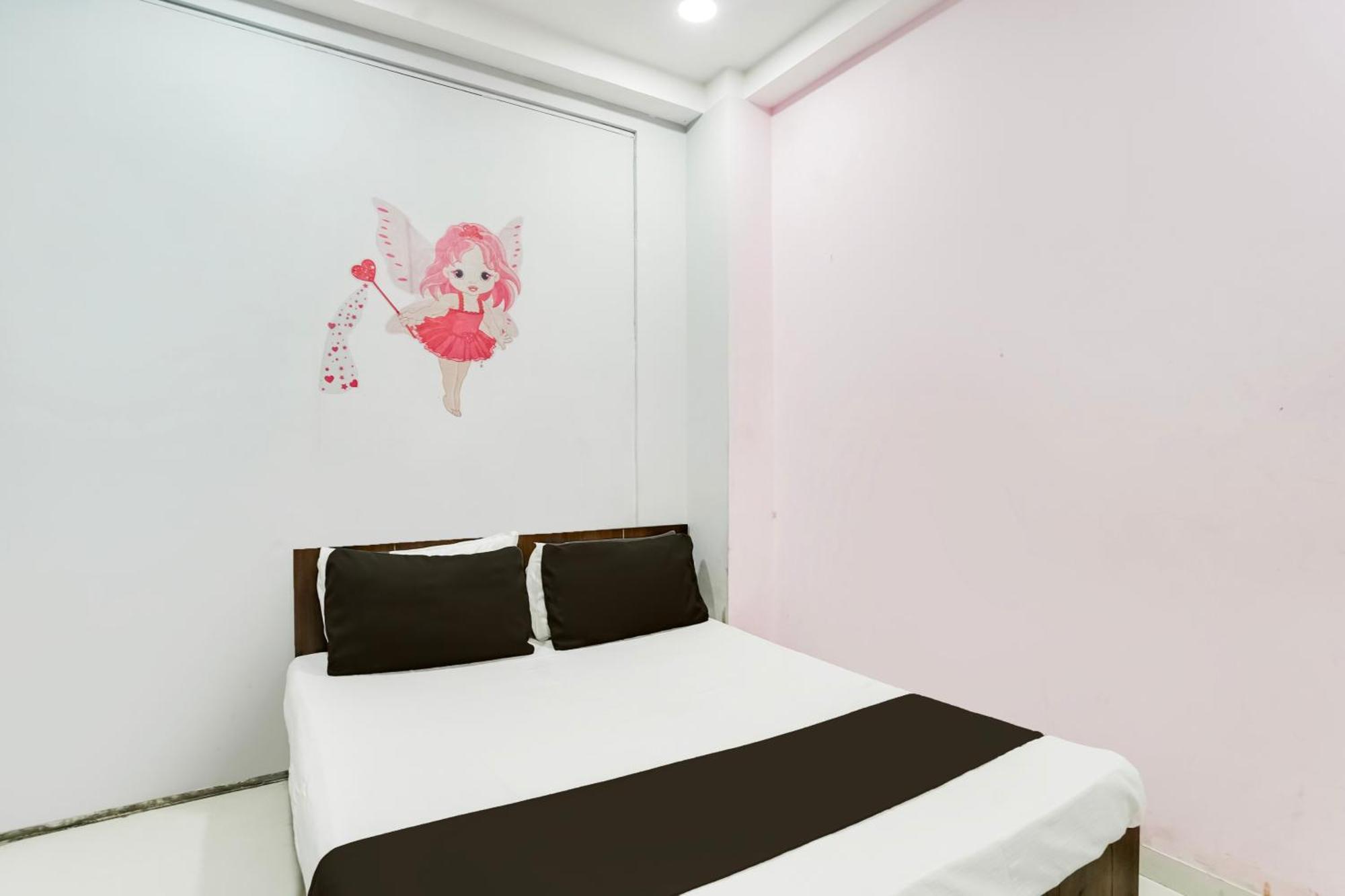 Hotel O Day Night Rooms Surat Eksteriør bilde