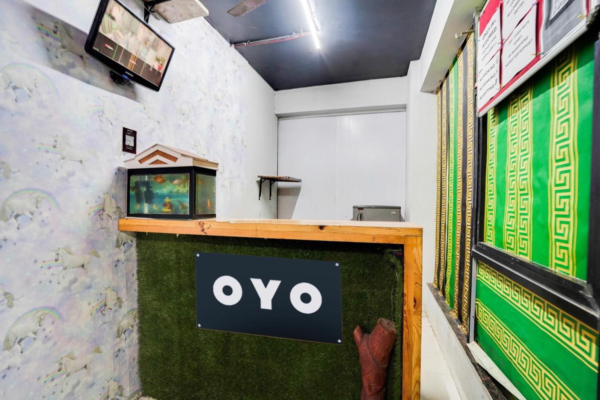 Hotel O Day Night Rooms Surat Eksteriør bilde