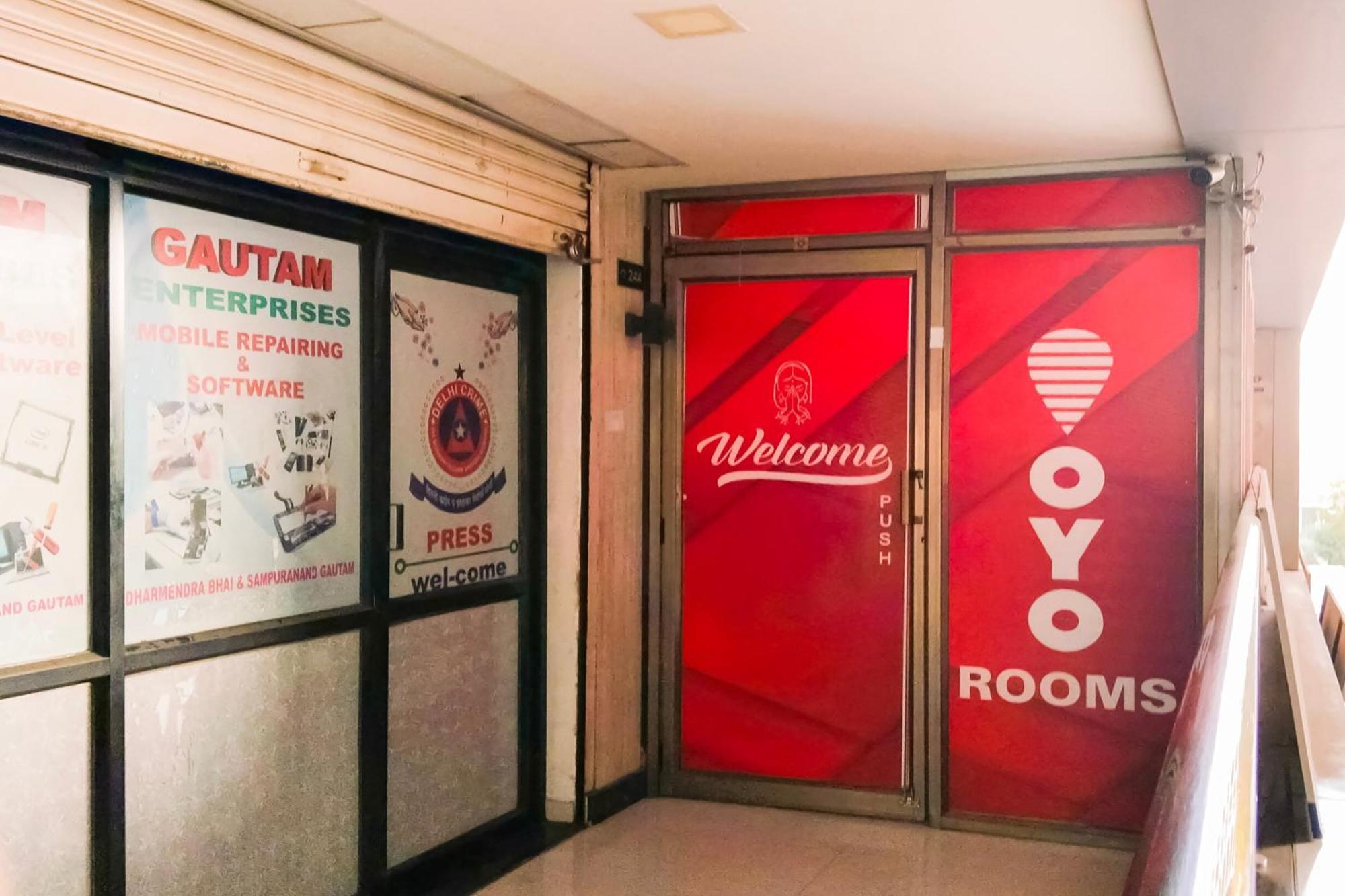 Hotel O Day Night Rooms Surat Eksteriør bilde