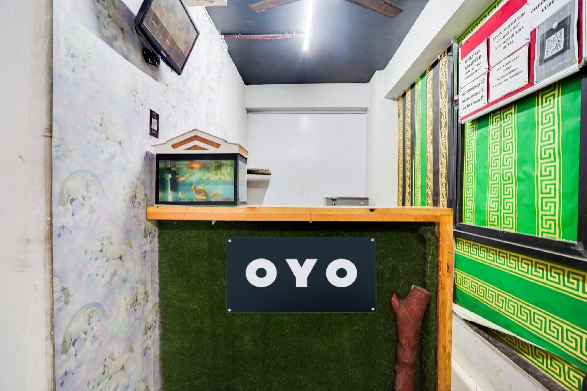 Hotel O Day Night Rooms Surat Eksteriør bilde